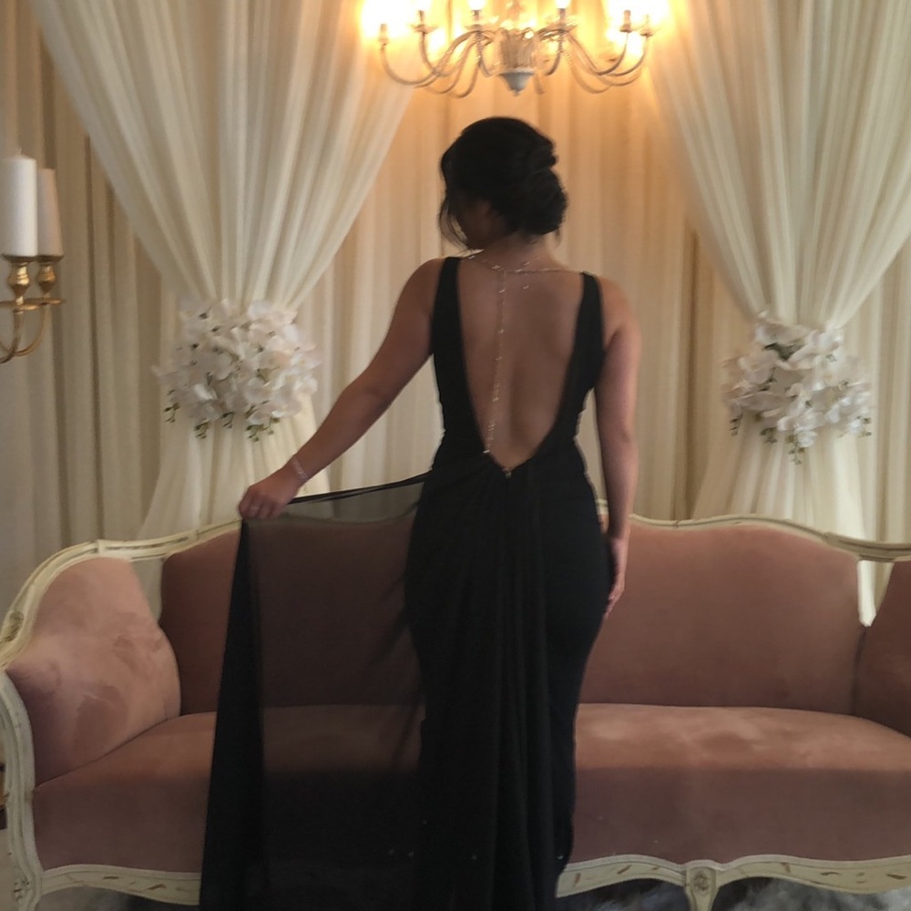 Stunning backless black long dress - Picture 4 of 7